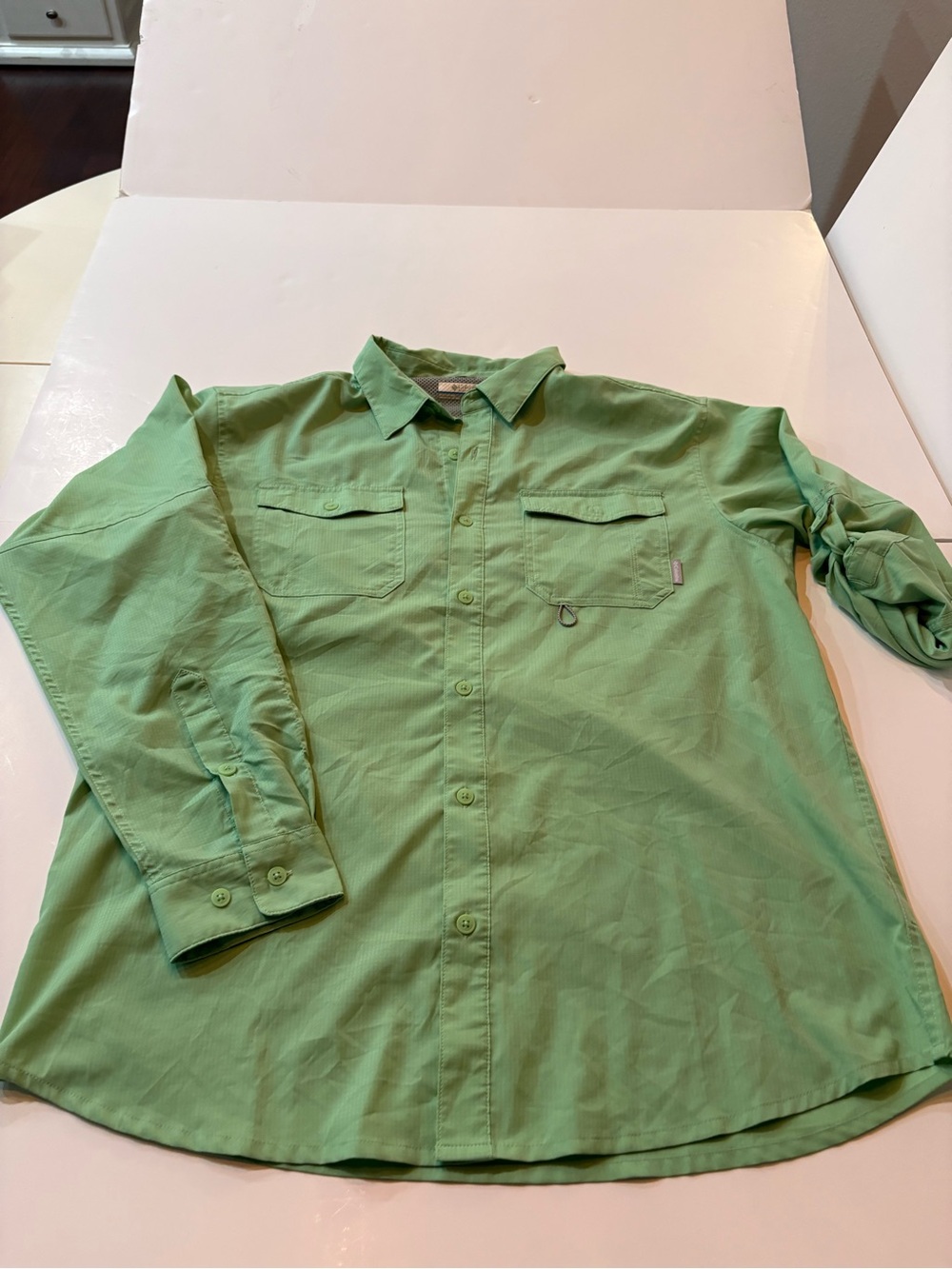 Columbia Men's Lightweight Button-Up Shirt in Light Green.  Tab & button, Large